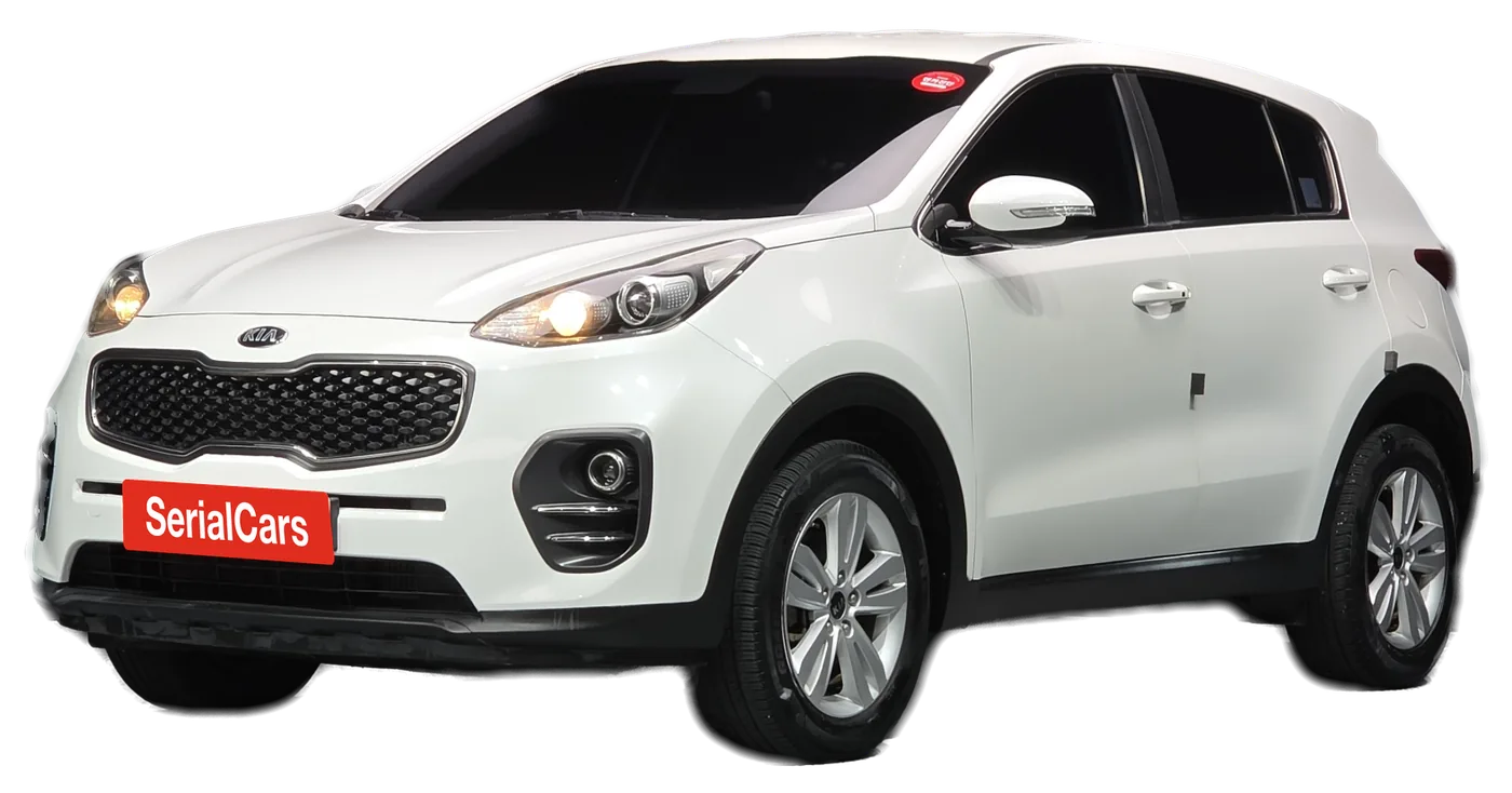 Kia Sportage 2018 года на тёмном подиуме и цена под ключ
